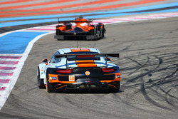 #86 Gulf Racing, Porsche 911 RSR: Michael Wainwright, Adam Carroll, Benjamin Barker