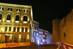 La ciudad de Bakú de noche