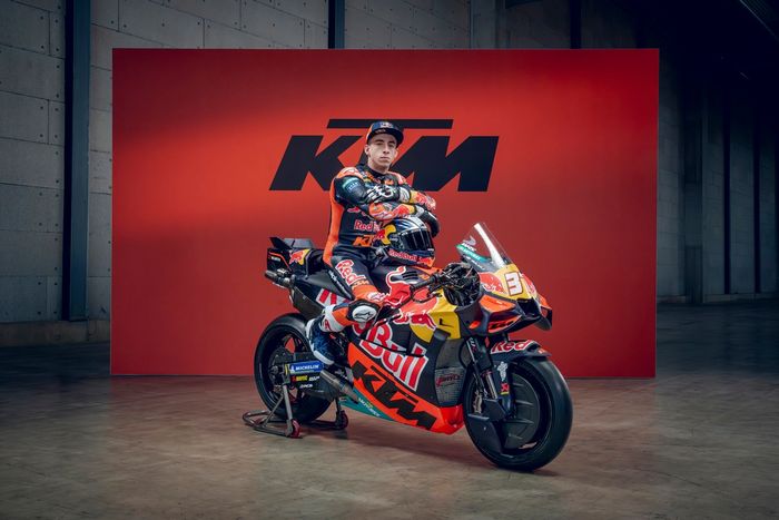 Pedro Acosta, Tim Balap Pabrik Red Bull KTM
