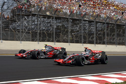 Lewis Hamilton, McLaren MP4-22 et Fernando Alonso, McLaren MP4-22