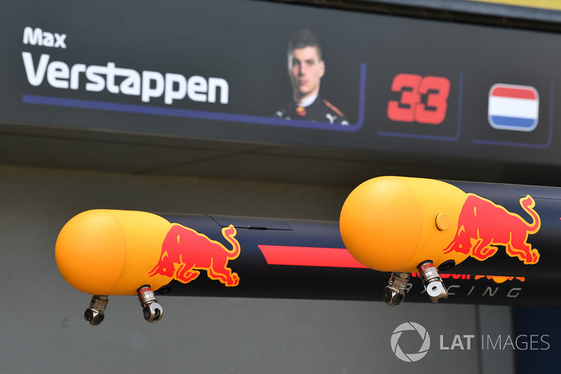 Red Bull Racing pit box detail