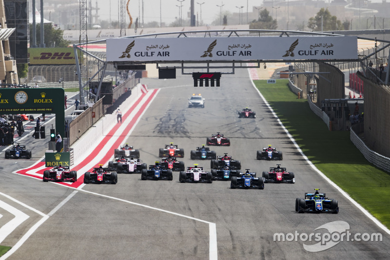 Lando Norris prend un envol phénoménal en Course Principale, alors que ça chauffe entre George Russell et Nyck de Vries