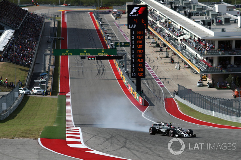 17: Kevin Magnussen, Haas F1 Team VF-17 (inc 3-place grid penalty)