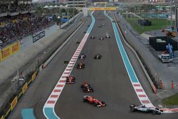 Lewis Hamilton, Mercedes-Benz F1 W08 leads Sebastian Vettel, Ferrari SF70H