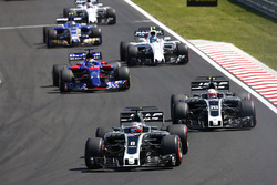 Romain Grosjean, Haas F1 Team VF-17, Kevin Magnussen, Haas F1 Team VF-17, Daniil Kvyat, Scuderia Toro Rosso STR12, Lance Stroll, Williams FW40, Pascal Wehrlein, Sauber C36-Ferrari, Paul di Resta, Williams FW40