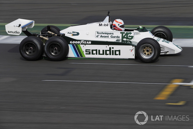 Martin Brundle tests the six-wheeled FW08