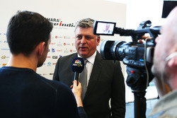 Otmar Szafnauer, Sahara Force India F1 Chief Operating Officer met de media