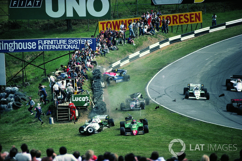 Eddie Cheever, Philippe Alliot, Stefan Johansson, Jo Gartner, crash in de eerste ronde