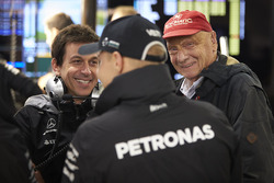 Toto Wolff, directeur Mercedes AMG F1, Niki Lauda, voorzitter, Mercedes AMG F1, Valtteri Bottas, Mer