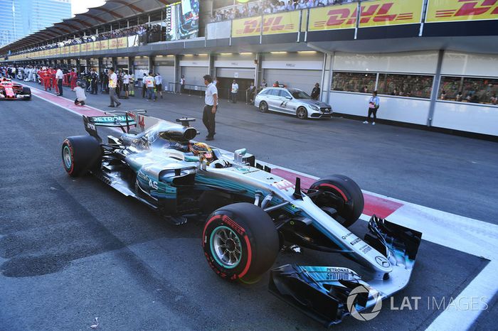 8- Gran Premio de Azerbaiyán 2017, Lewis Hamilton 5º