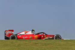 Кімі Райкконен, Ferrari SF16-H, з встановленим захистом кокпіту Halo