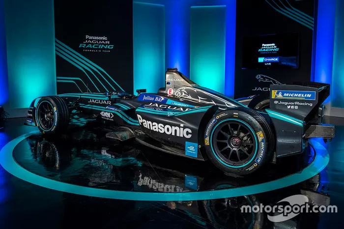 Présentation de la livrée Jaguar Racing