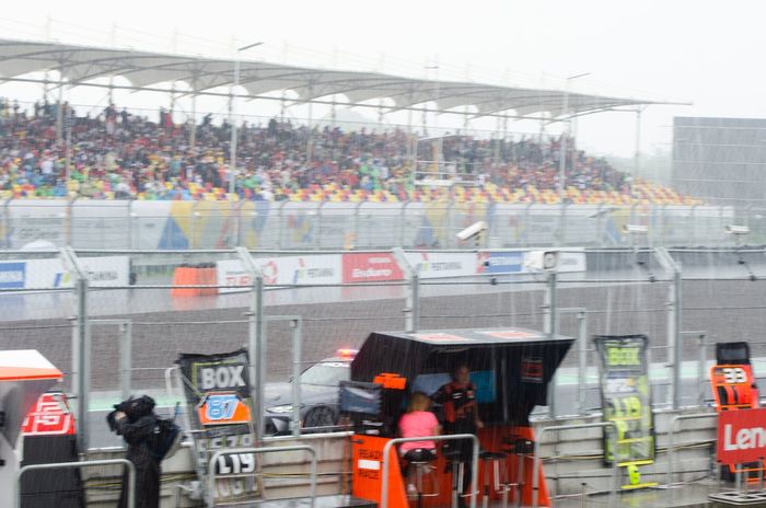 Lluvia en el circuito de Mandalika