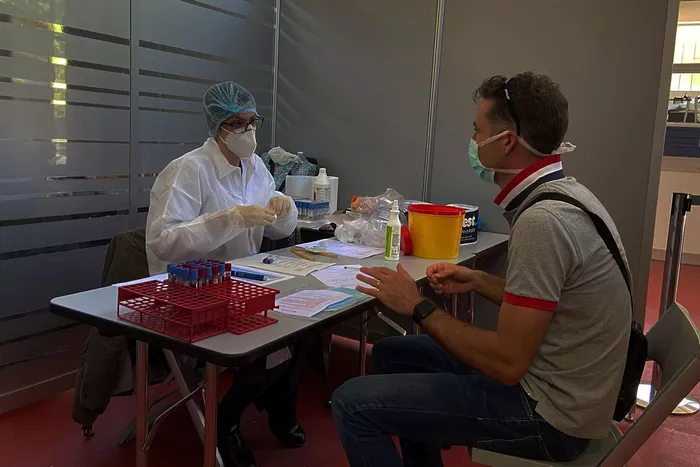 Prueba de serología en la fábrica de la Scuderia Alpha Tauri