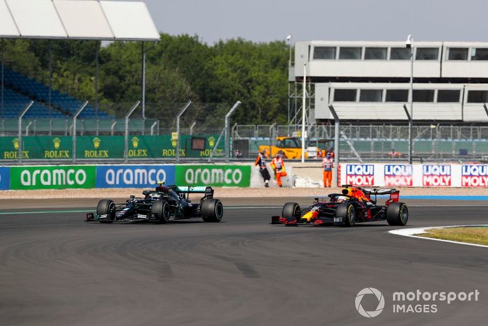 Valtteri Bottas, Mercedes F1 W11, batalla con Max Verstappen, Red Bull Racing RB16