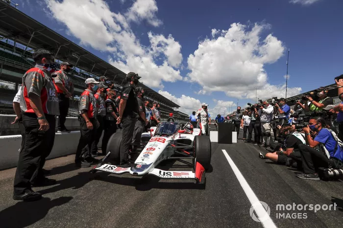 Marco Andretti, Andretti Herta with Marco & Curb-Agajanian Honda, celebra la pole position