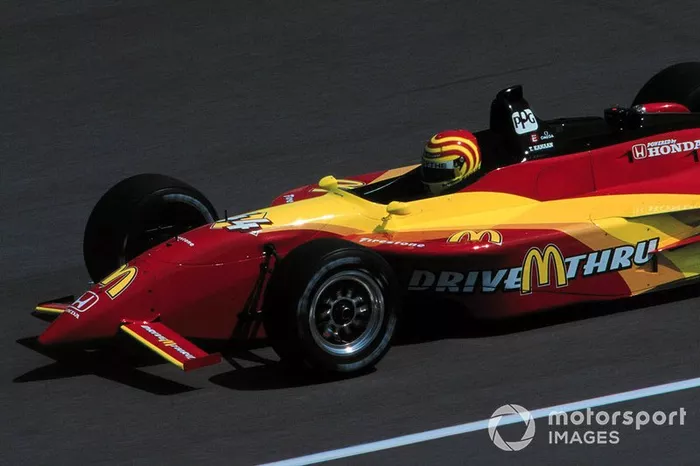Já no ano seguinte, na Forsythe Racing, ele conseguiu sua primeira pole position, em Long Beach, e...