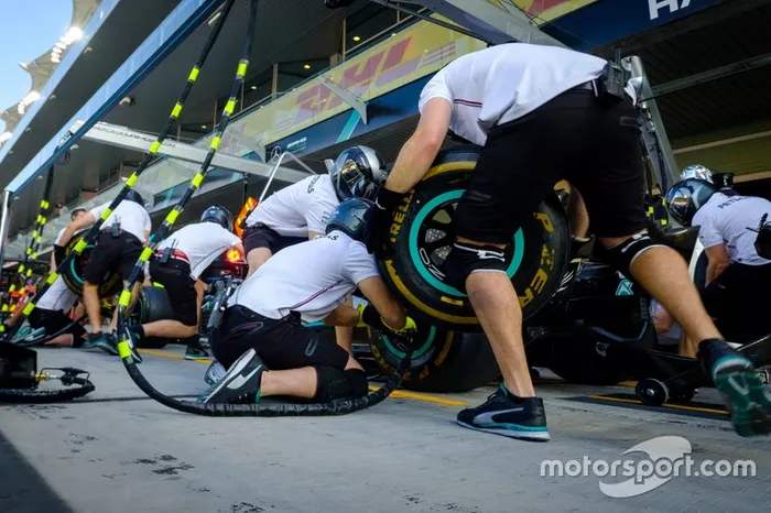 Mercedes AMG F1 Pitstop