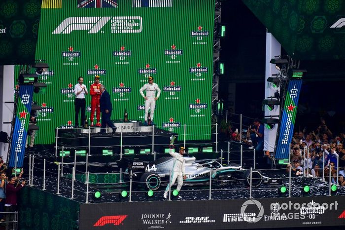 Lewis Hamilton, Mercedes AMG F1, celebra su victoria en México