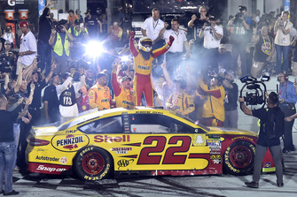 Joey Logano, Team Penske, Ford Fusion Shell Pennzoil celebrates his championship win