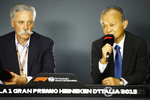 Chase Carey, presidente de Formula One, y Susumu Yamashita, presidente de MobilityLand Corp, anuncian el patrocinio de Honda para el Gran Premio de Japón