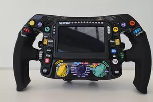 Volante della monoposto Mercedes