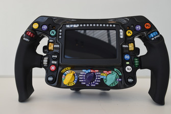 Volante della monoposto Mercedes