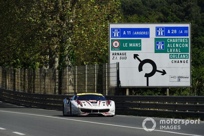 #70 MR Racing Ferrari 488 GTE: Motoaki Ishikawa, Olivier Beretta, Eddie Cheever III
