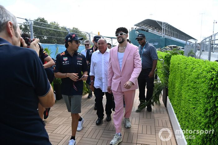 Sergio Pérez, Red Bull Racing, con Bad Bunny