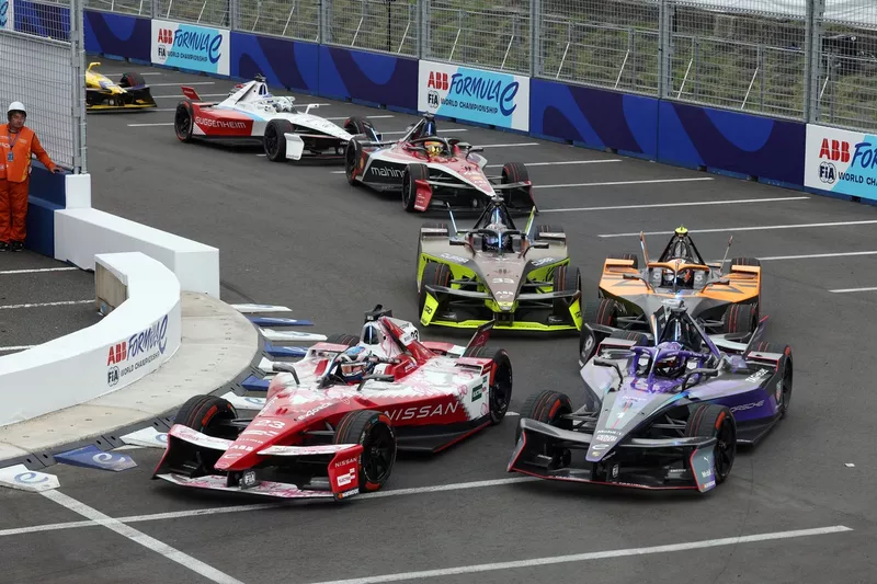 Oliver Rowland, Nissan Formula E Team, Pascal Wehrlein, TAG Heuer Porsche Formula E Team