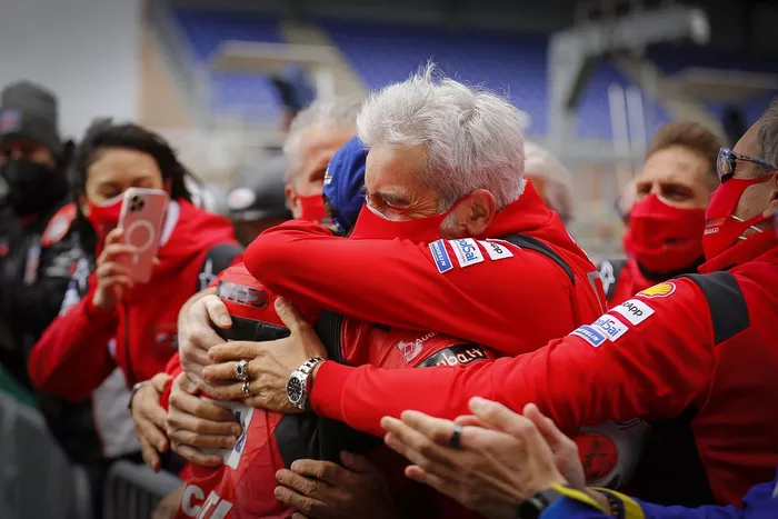 Ganador Jack Miller, Ducati Team celebra con el equipo