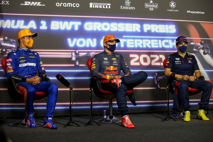 Lando Norris, McLaren, Max Verstappen, Red Bull Racing, Sergio Pérez, Red Bull Racing en la conferencia de prensa