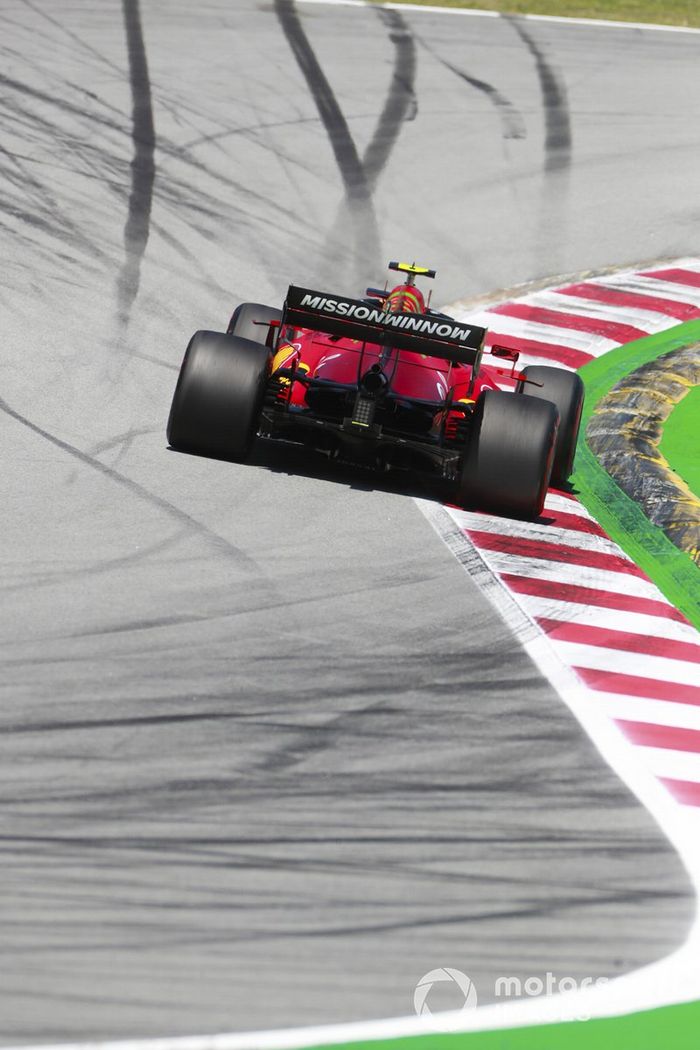 Carlos Sainz Jr., Ferrari SF21