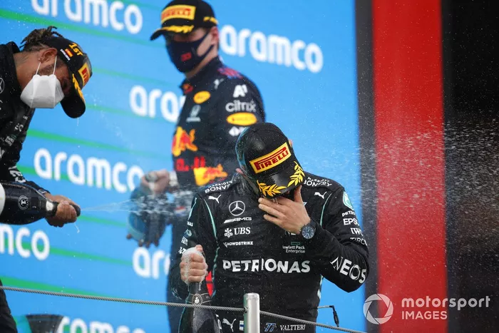 Podio: segundo lugar Max Verstappen, Red Bull Racing, ganador de la carrera Lewis Hamilton, Mercedes, tercer lugar Valtteri Bottas, Mercedes