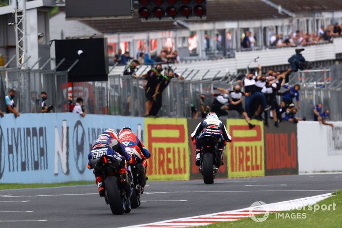 Michael van der Mark, BMW Motorrad WorldSBK Team, Garrett Gerloff, GRT Yamaha WorldSBK Team, Leon Haslam, Team HRC