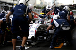 Валттери Боттас, Williams FW38, в гараже