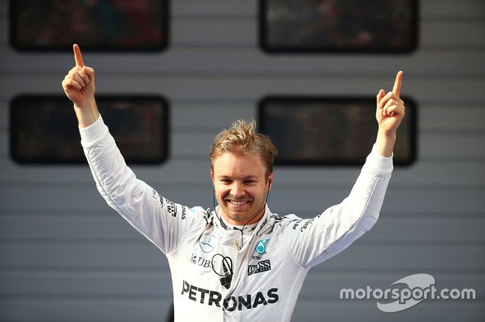 Winner Nico Rosberg, Mercedes AMG F1 Team en parc ferme