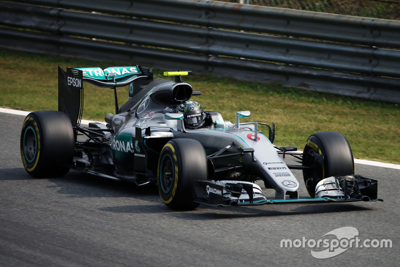 2016: Mercedes F1 W07 Hybrid