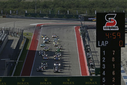 Start: #7 Audi Sport Team Joest, Audi R18: Marcel Fässler, Andre Lotterer, Benoit Tréluyer, führt