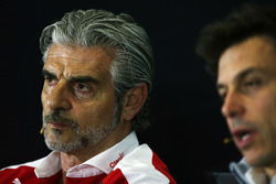 Maurizio Arrivabene, Ferrari-Teamchef, und Toto Wolff, Mercedes-Motorsportchef
