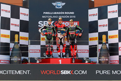 Podio: il secondo, Jonathan Rea, Kawasaki Racing Team, il vincitore Chaz Davies, Aruba.it Racing -