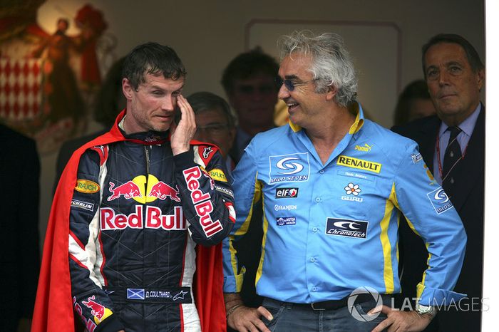 Podio: tercer puesto David Coulthard, Red Bull Racing, Flavio Briatore, director general de Renault F1