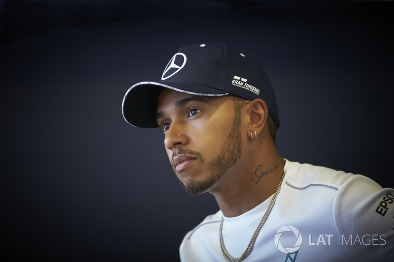 “Eu fiz uma longa oração antes da corrida começar, fiz a volta da parada dos pilotos e pude ver o quanto eu tinha torcida hoje aqui. Continuei calmo e frio. A equipe fez um ótimo trabalho e carro estava fantástico hoje – nunca teria pensado em fazer algo assim.”