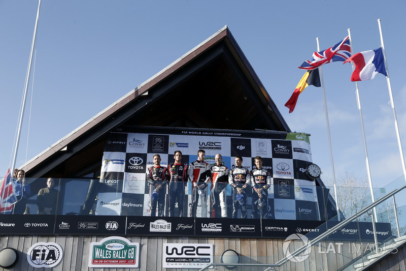 Podio: Elfyn Evans, Daniel Barritt, Ford Fiesta WRC, M-Sport, Thierry Neuville, Nicolas Gilsoul, Hyundai i20 WRC, Hyundai Motorsport, Sébastien Ogier, Julien Ingrassia, Ford Fiesta WRC, M-Sport
