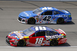 Kyle Busch, Joe Gibbs Racing, Toyota Camry Skittles Red White & Blue and Kyle Larson, Chip Ganassi Racing, Chevrolet Camaro Credit One Bank