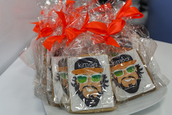 Biscotti per il compleanno di Fernando Alonso, McLaren