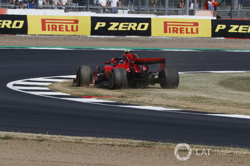 Kimi Raikkonen, Ferrari SF71H spins