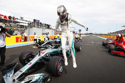 Il poleman Lewis Hamilton, Mercedes AMG F1
