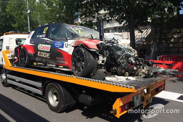 El coche de Rob Huff, Sébastien Loeb Racing Volkswagen Golf GTI TCR después del accidente