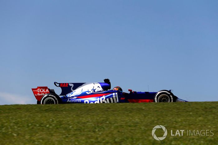 Brendon Hartley, Scuderia Toro Rosso STR12 with engine failure